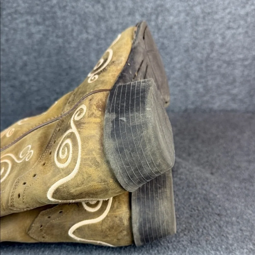 Ariat Snipped Toe Brown Western Cowboy Boots with Embroidery Size 4‎